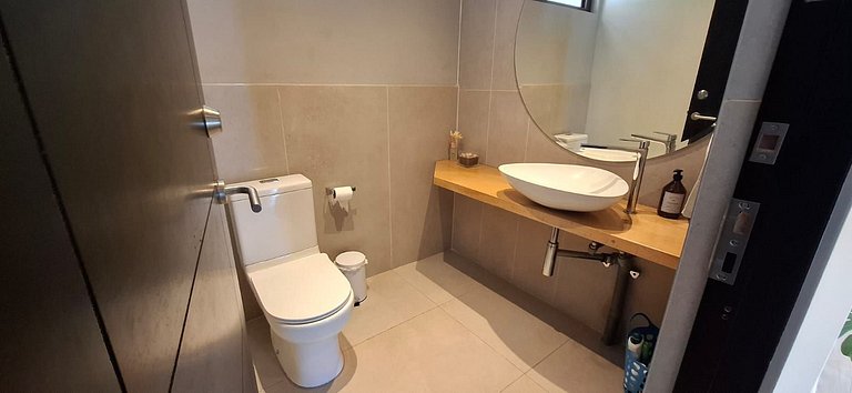 Casa amplia y moderna en Cerro Tacna, Maitencillo