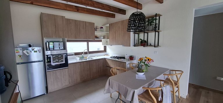 Casa amplia y moderna en Cerro Tacna, Maitencillo